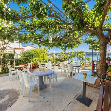 Apartment Lovely Sea View And Boat Mooring - Jurica 4